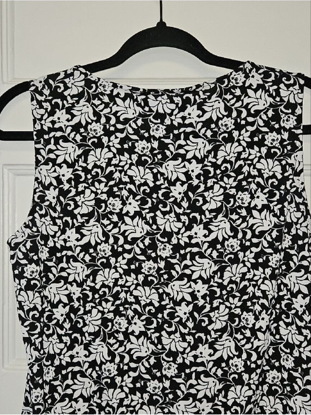 WHBM Black and White Floral Border Tank Top Med - Picture 6 of 8